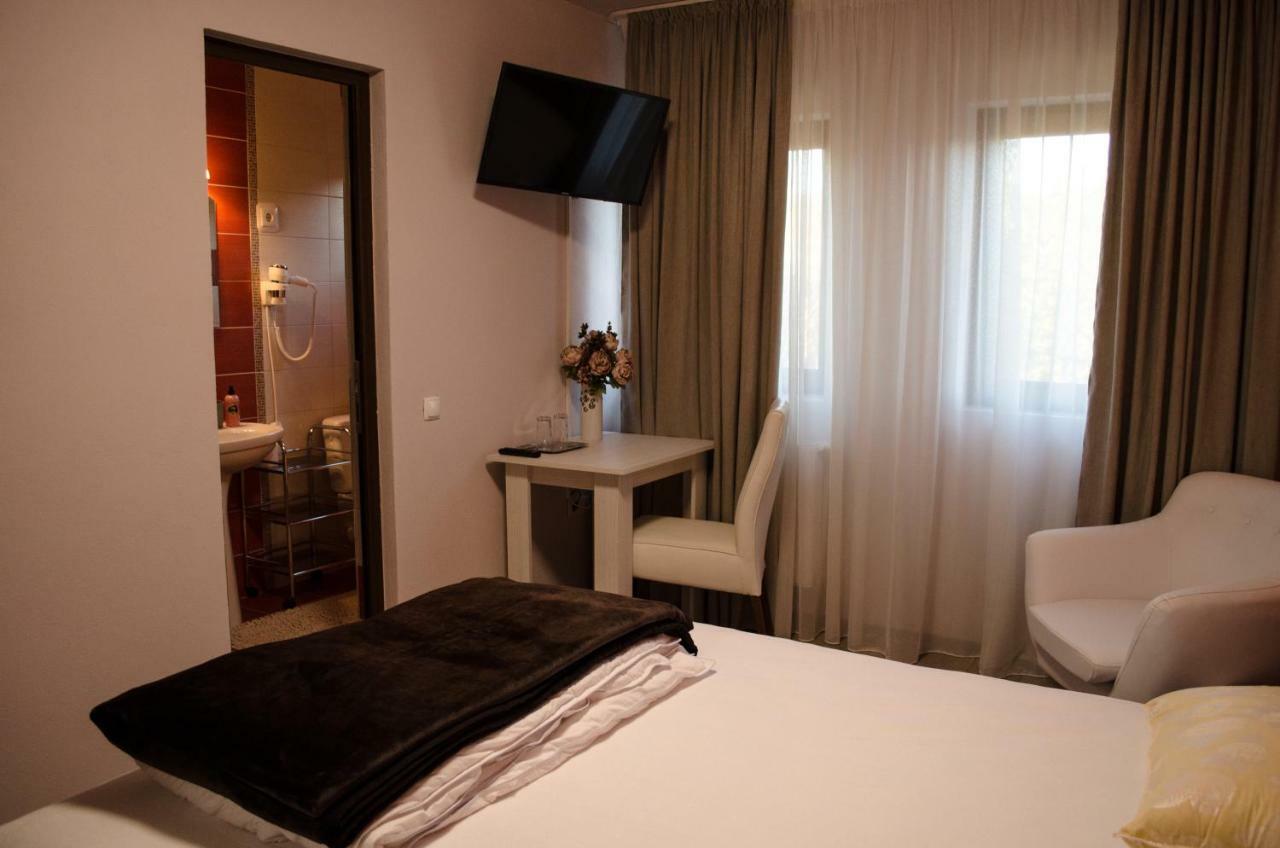 Panoramic Hotel Baia-Sprie Ngoại thất bức ảnh